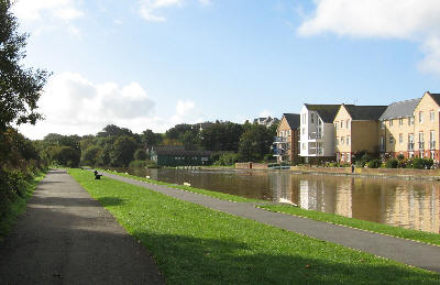 cycleway beside
Bude Canal