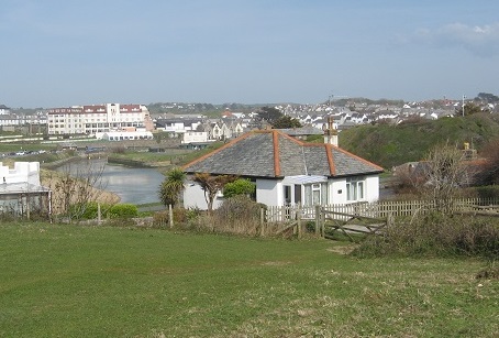 exit of bridelway onto back lane